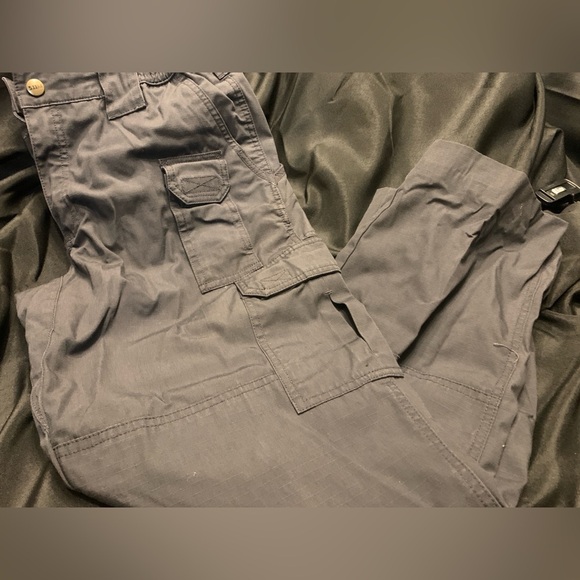 511 Women’s Tactical Pants, Dark Gray, Size 12, Preloved in great condition! - Picture 3 of 3